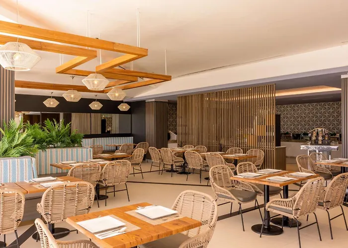 Hotel Doubletree By Hilton Mazatlan, Sin